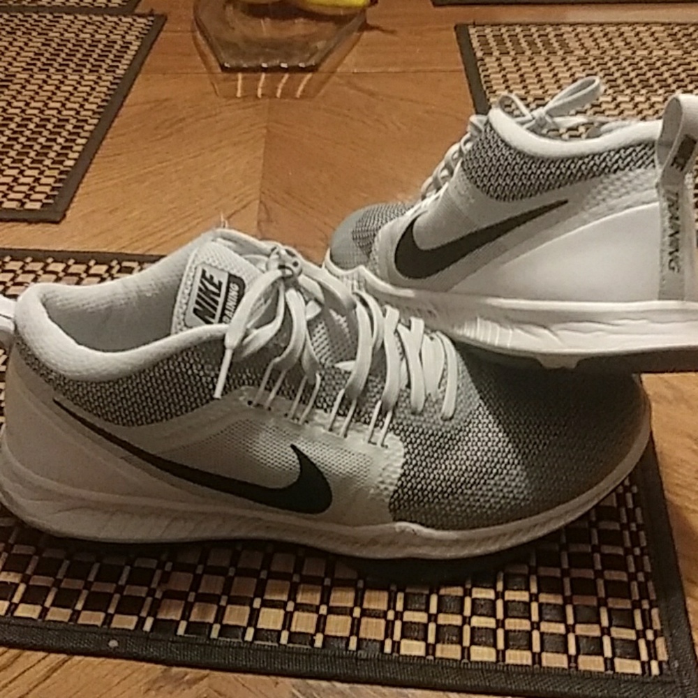 Mens Nike shoes size 9